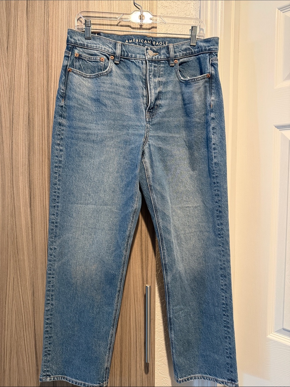 American Eagle Outfitters Women's Medium Blue Straight-Leg Jeans